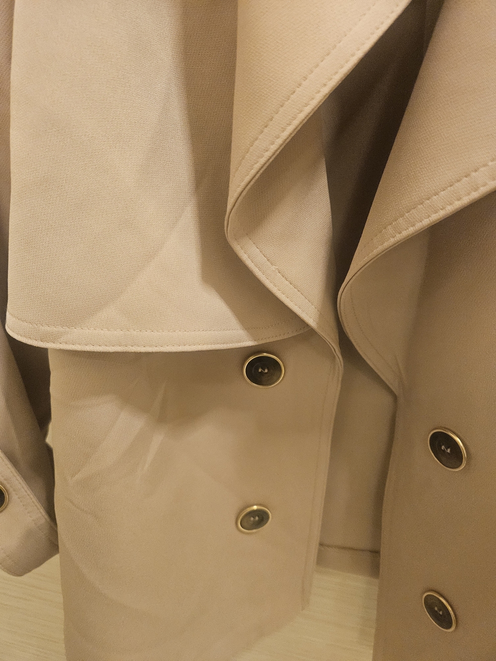 New York & Company Beige Short Trench Coat 1x - Picture 3 of 7